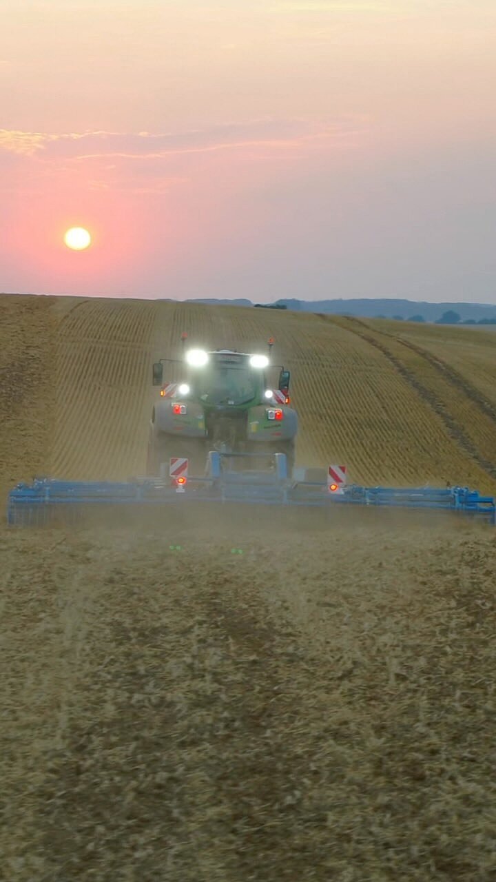 Sunset 🫶🏻💙

#lemken
#lemken1780
#farming 
#agriculture
#agri
#ağrı 
#farm